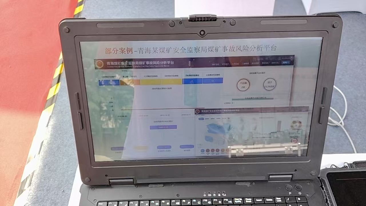 展会现场7.jpg